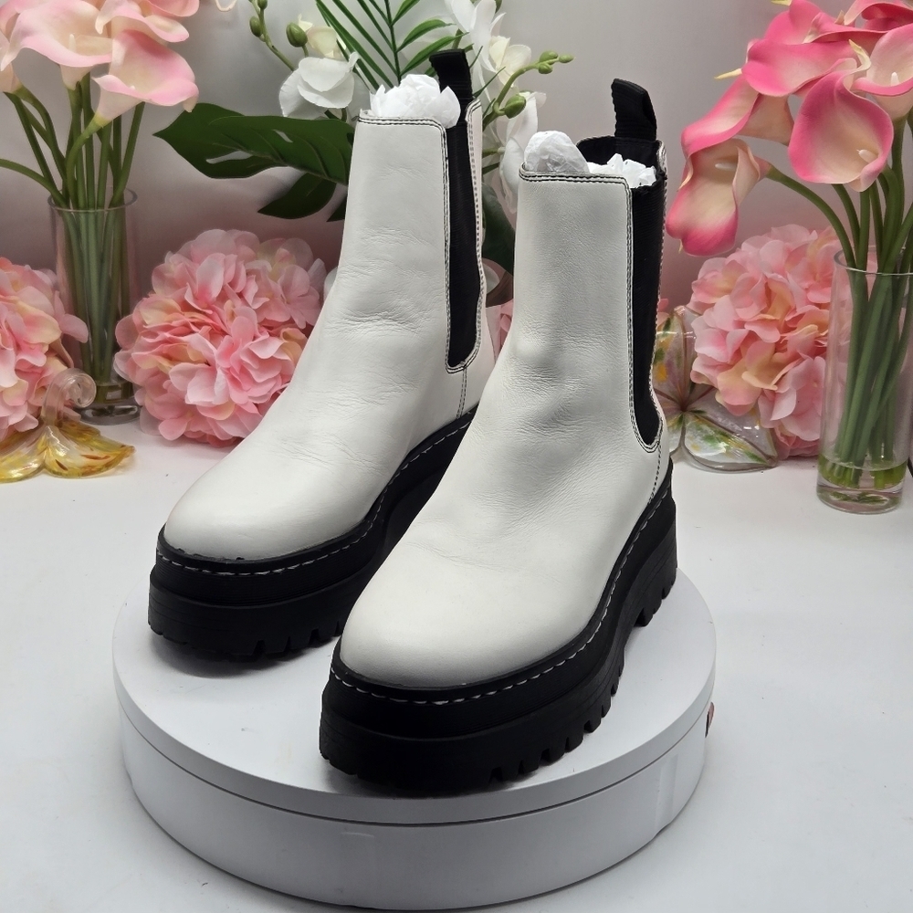 Marc fisher White Chelsea Lug Sole Pull On Bootie 8M - Picture 11 of 14